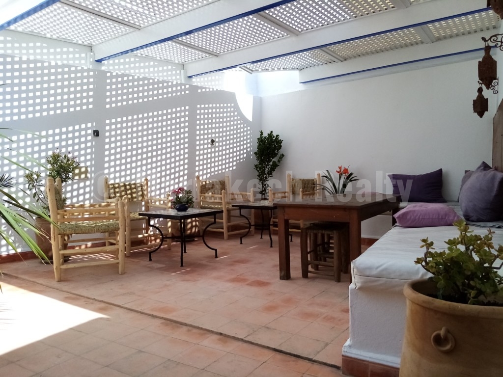 Pretty 4 bedroom Riad with prime location and excellent rental figures