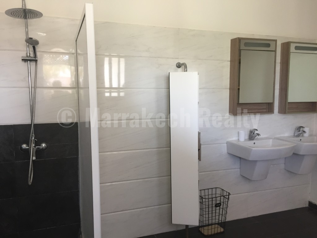 Long term rental: 4 bedroom villa with private pool in a gated domain