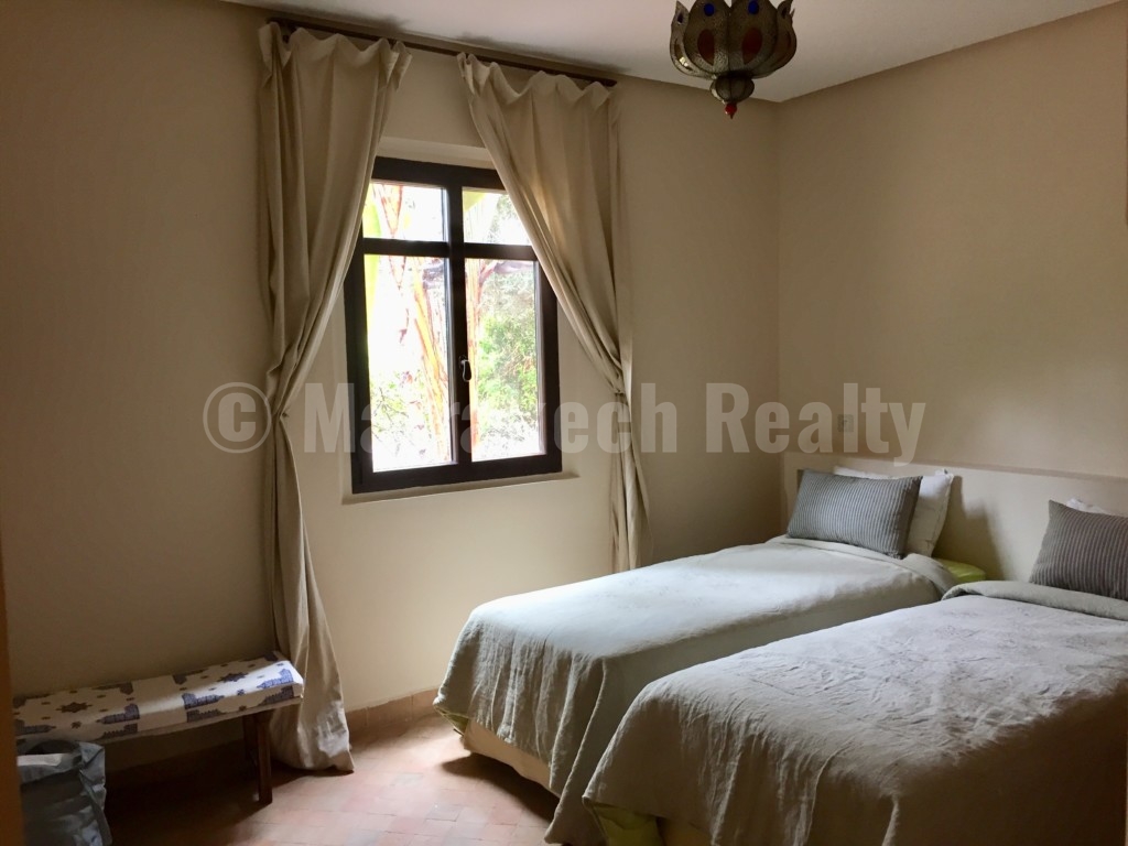 Jolie villa idéalement située sur un golf prestigieux à 20 minutes du centre de Marrakech