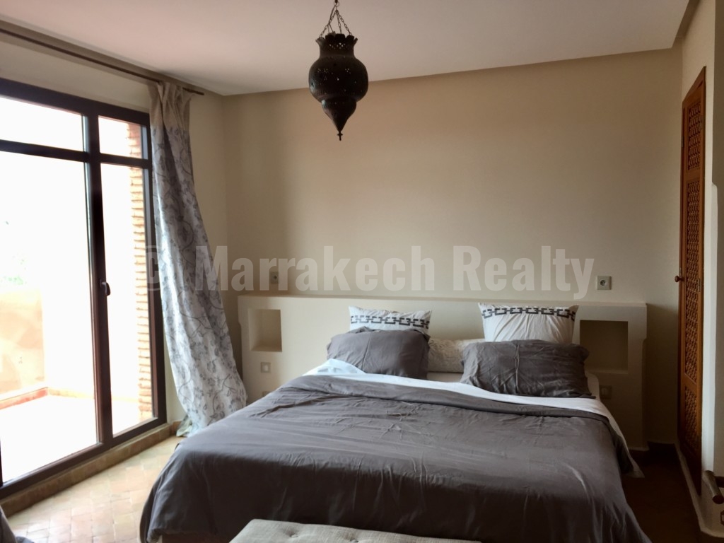 Jolie villa idéalement située sur un golf prestigieux à 20 minutes du centre de Marrakech