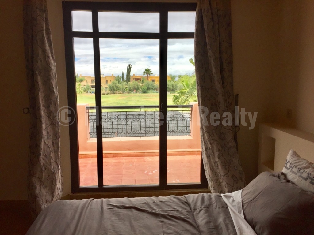 Jolie villa idéalement située sur un golf prestigieux à 20 minutes du centre de Marrakech