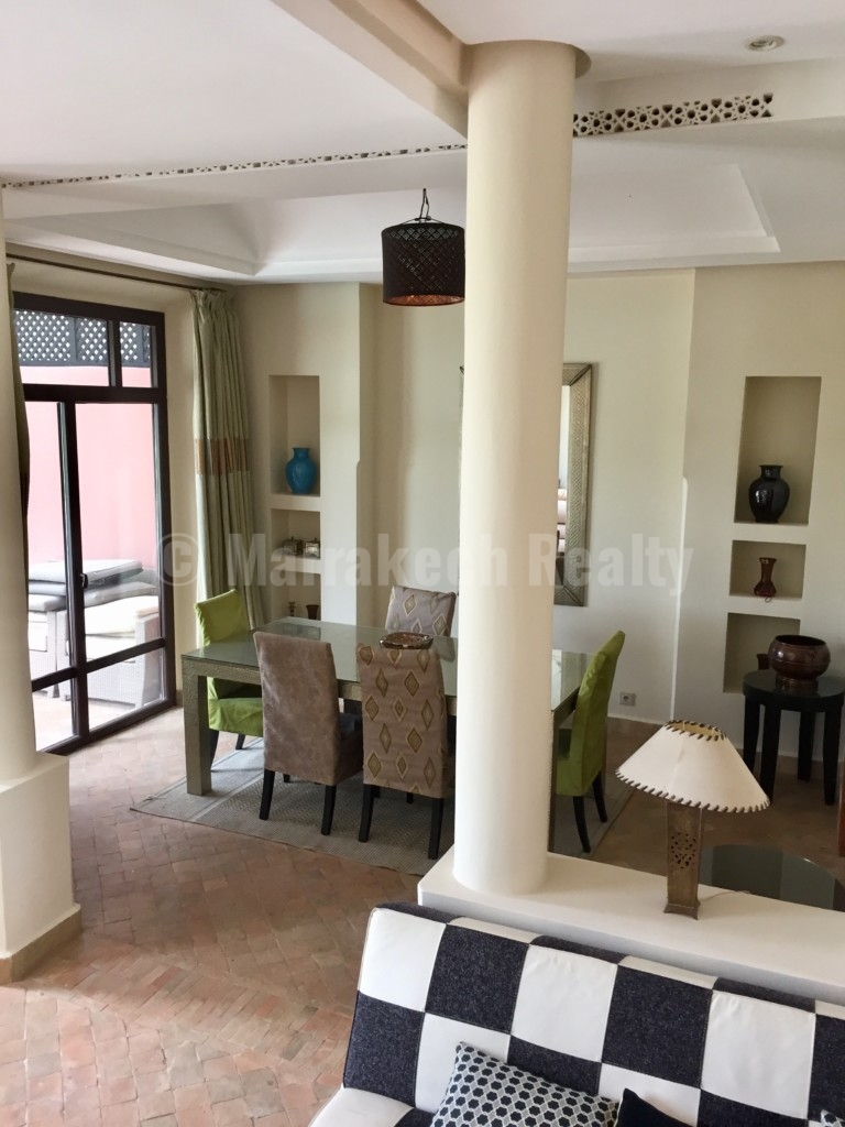 Jolie villa idéalement située sur un golf prestigieux à 20 minutes du centre de Marrakech
