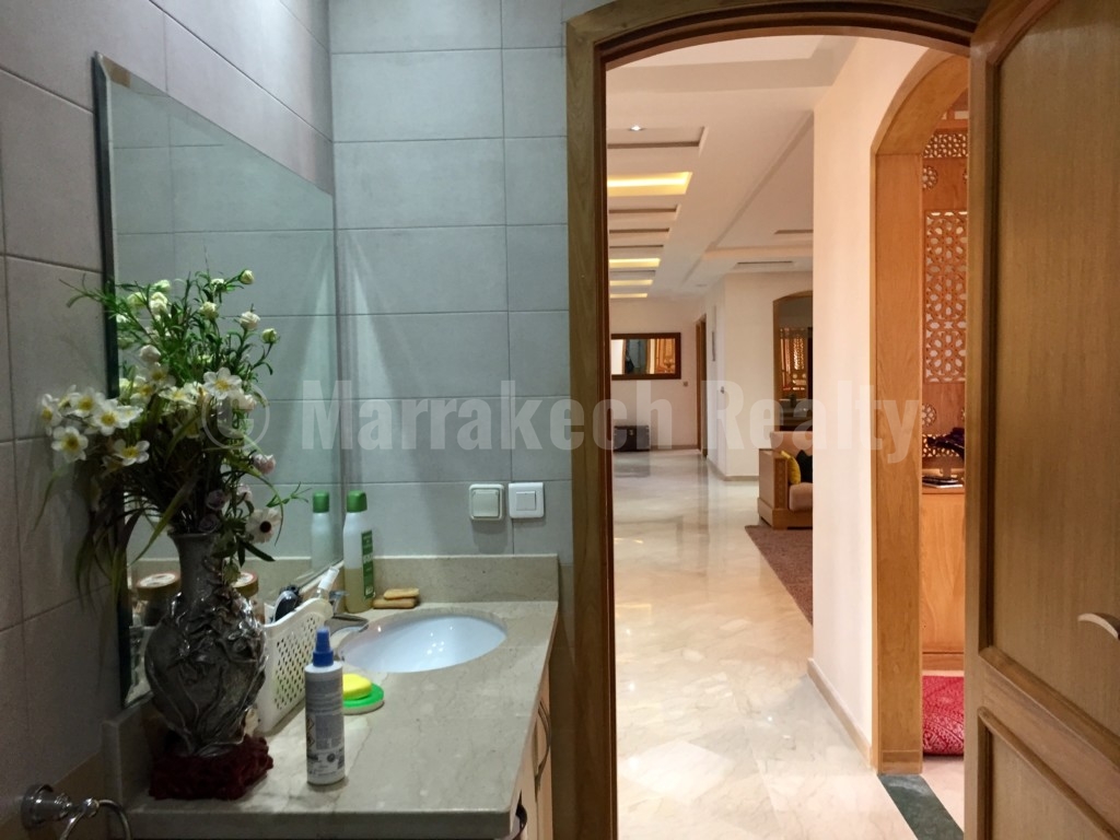 Vaste et bel appartement de 4 chambres à vendre au cœur de Marrakech
