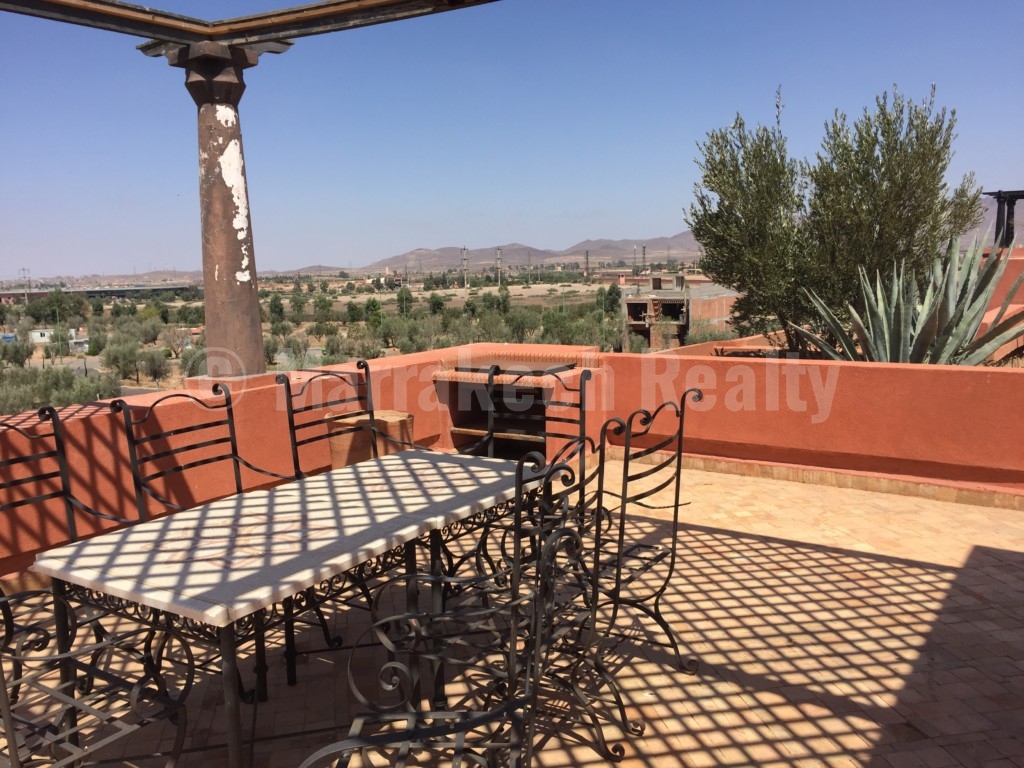 For rent close to Marrakech: 2 bedroom appartment with roof-terrace