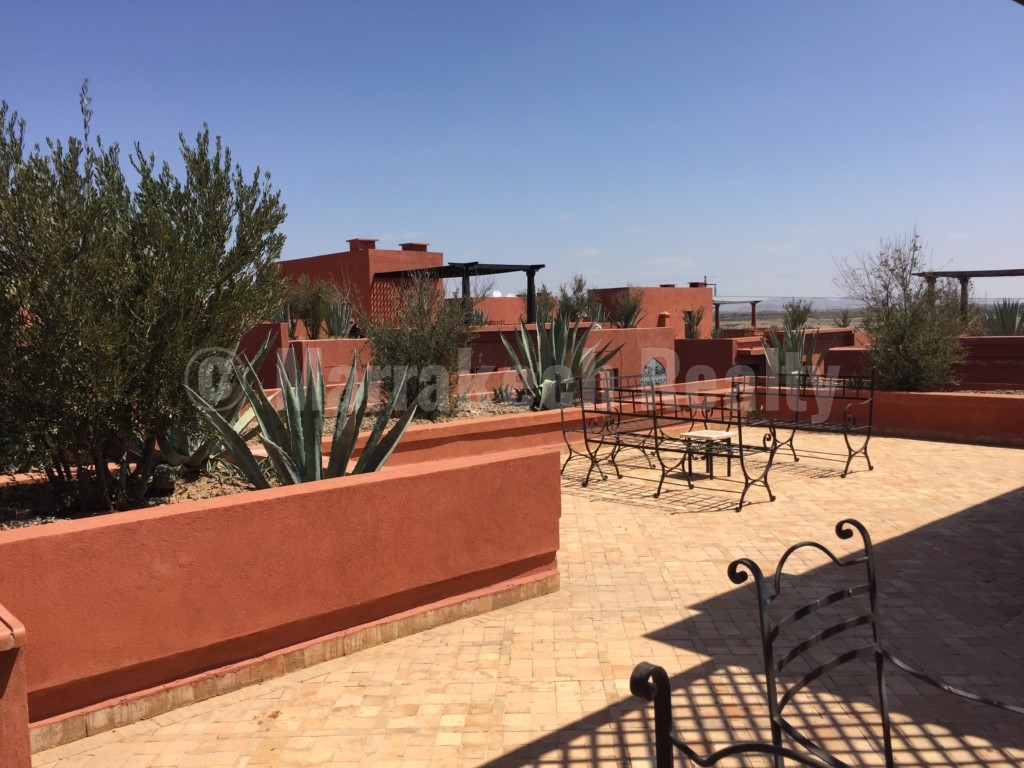 For rent close to Marrakech: 2 bedroom appartment with roof-terrace