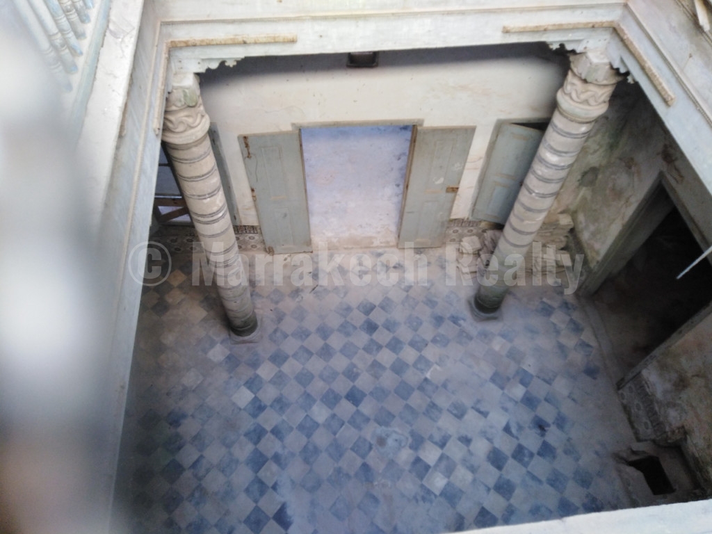 Sizeable Riad with seaviews to restore: huge potential !