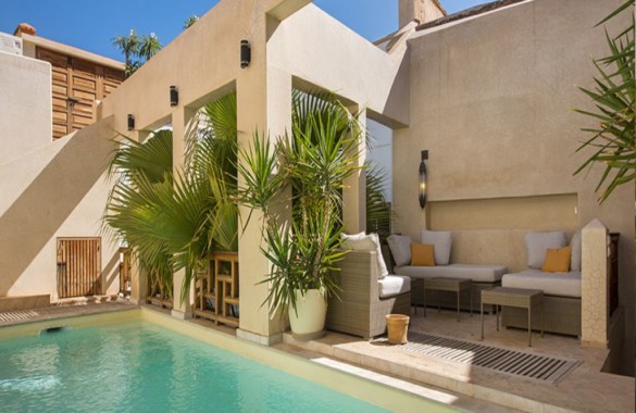 Upscale elegant 4 suites Riad with terrace-pool just up for sale