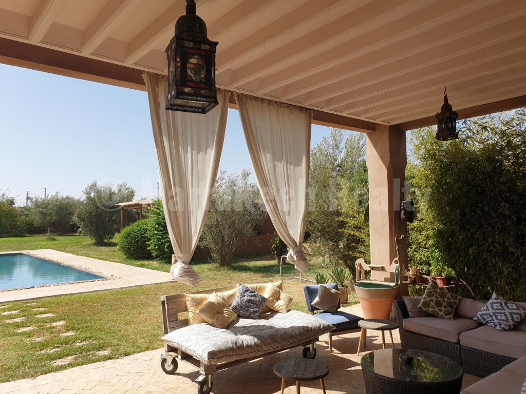 Standout 5 bedroom villa on 1 hectare close to Marrakech just listed