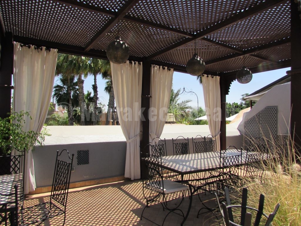 Standout contemporary 6 bedroom Riad with prime location just up for sale