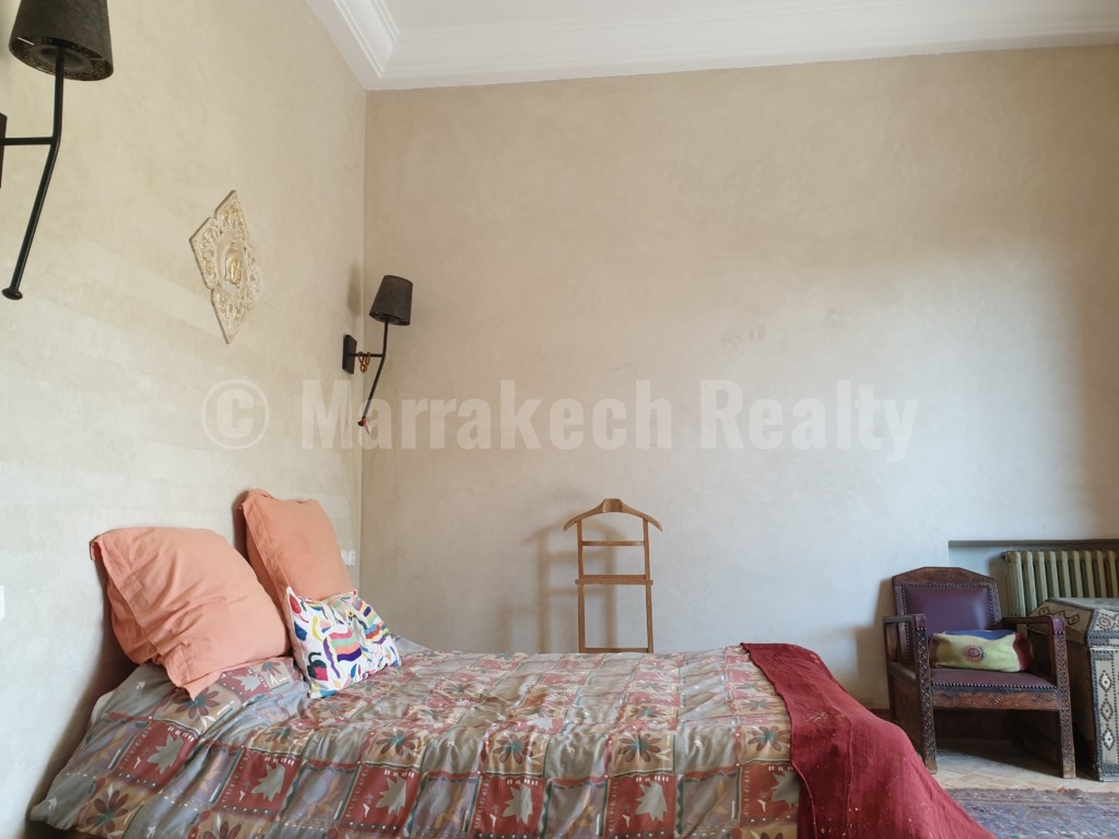 Standout 5 bedroom villa on 1 hectare close to Marrakech just listed