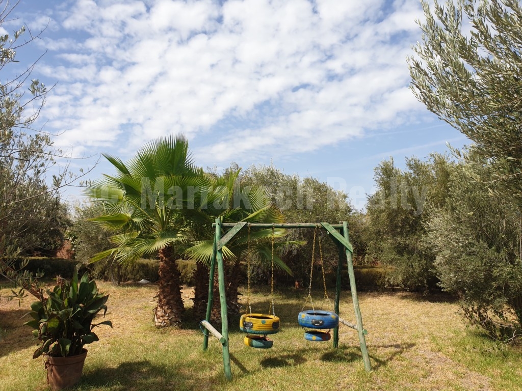 Standout 5 bedroom villa on 1 hectare close to Marrakech just listed