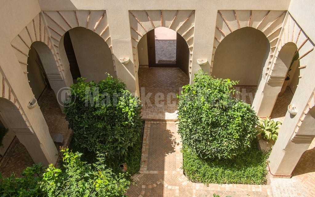 Standout 5 bedroom villa on 1 hectare close to Marrakech just listed