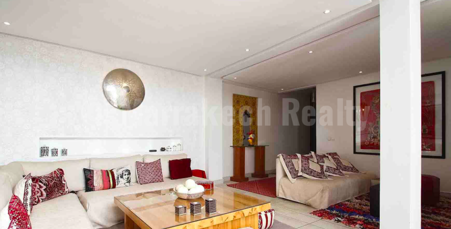 Standout contemporary 6 bedroom Riad with prime location just up for sale