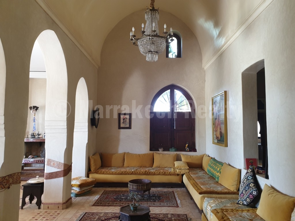 Standout 5 bedroom villa on 1 hectare close to Marrakech just listed