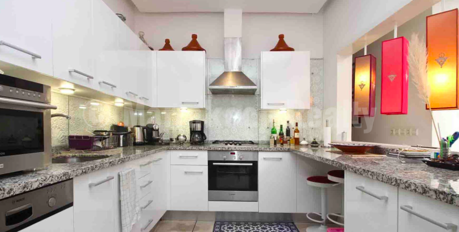 Standout contemporary 6 bedroom Riad with prime location just up for sale