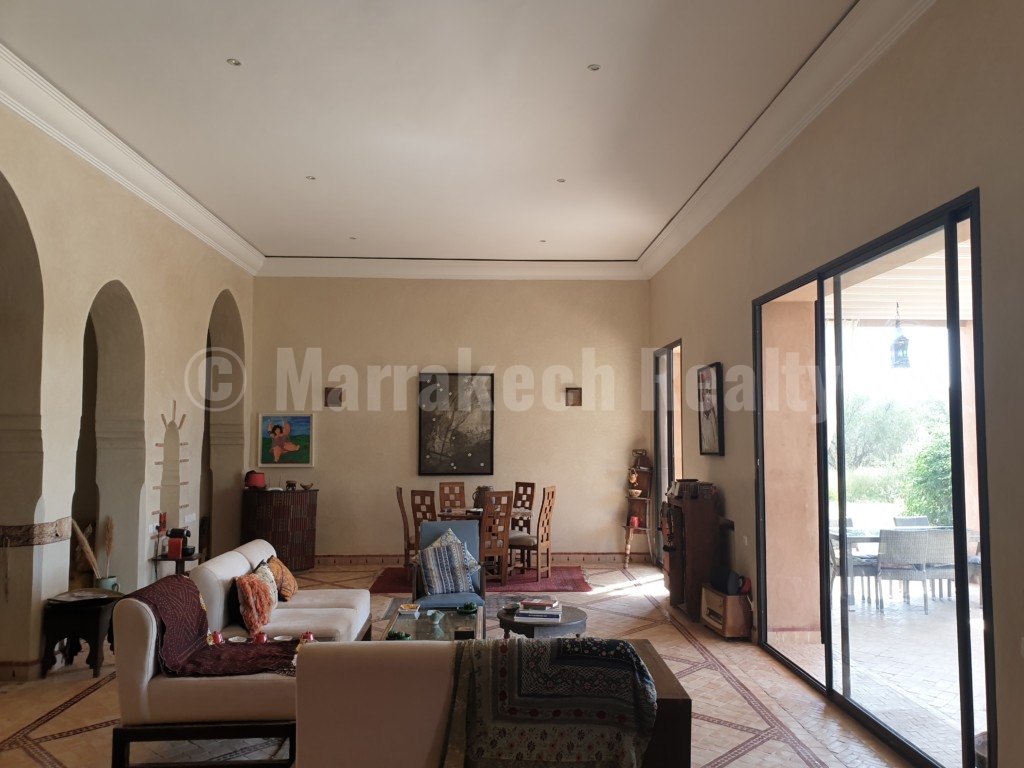 Standout 5 bedroom villa on 1 hectare close to Marrakech just listed