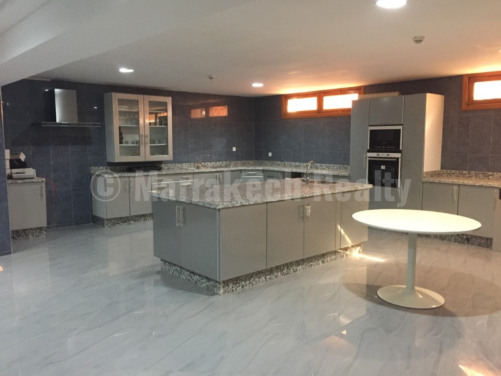Imposante villa sur un hectare à vendre à proximité de Marrakech