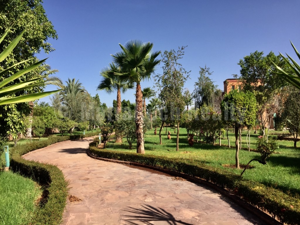Imposante villa sur un hectare à vendre à proximité de Marrakech