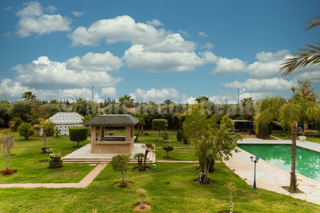 Imposante villa sur un hectare à vendre à proximité de Marrakech