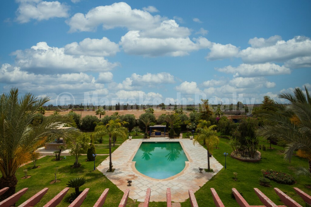 Imposante villa sur un hectare à vendre à proximité de Marrakech