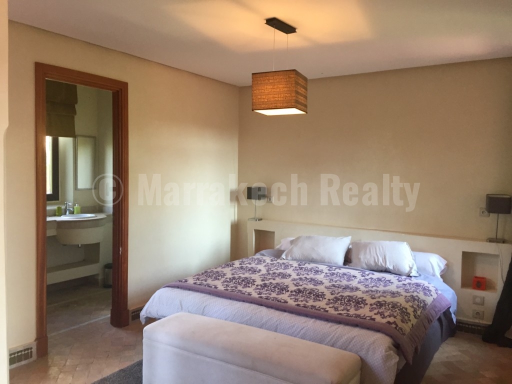 Jolie villa de 3 chambres à louer en longue durée dans une résidence golfique