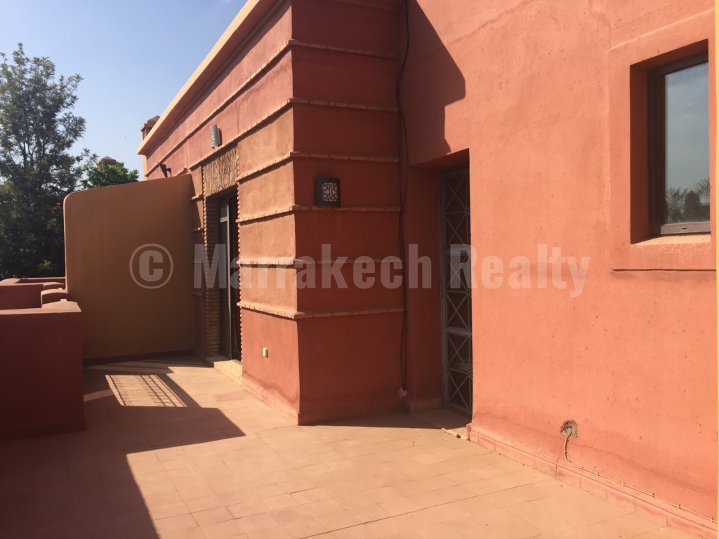 Jolie villa de 3 chambres à louer en longue durée dans une résidence golfique