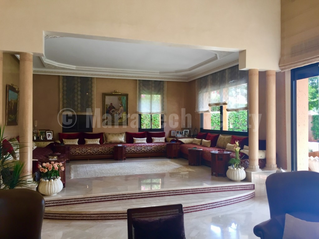 Luxury 4 bedroom villa for sale in an exclusive golf complex