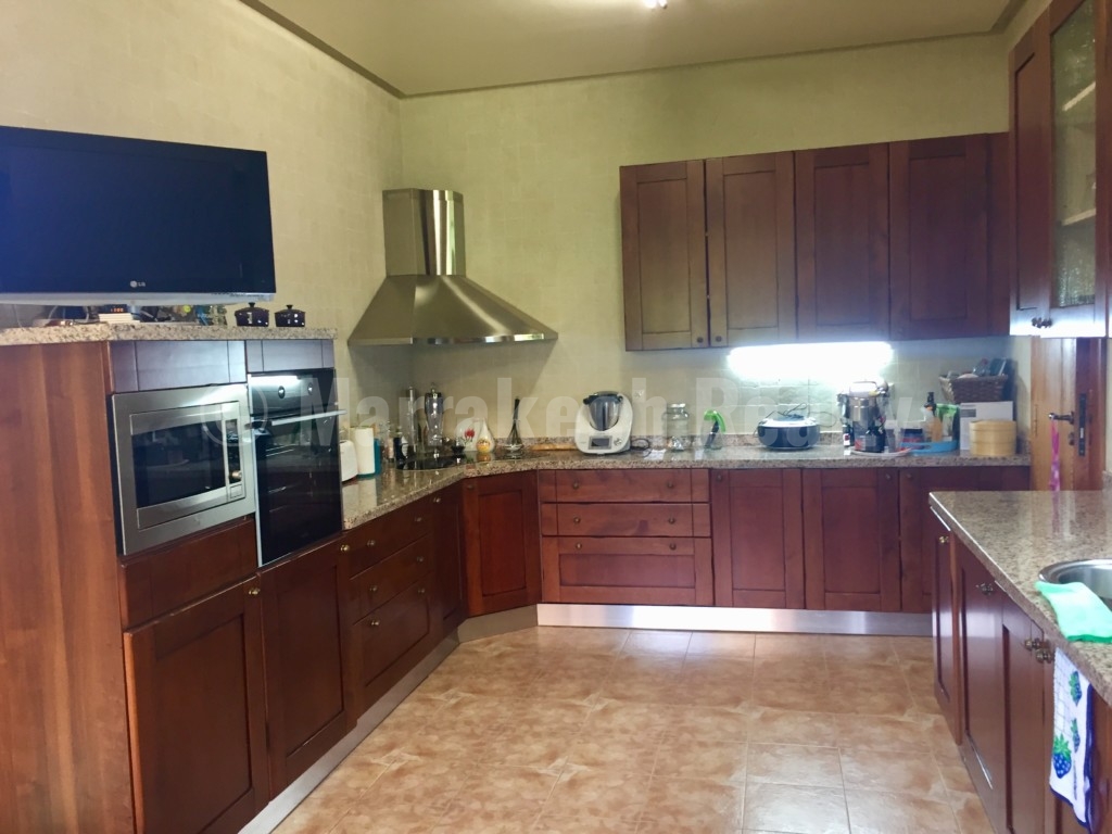 Luxury 4 bedroom villa for sale in an exclusive golf complex