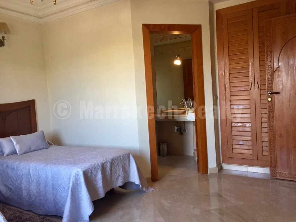 Luxury 4 bedroom villa for sale in an exclusive golf complex