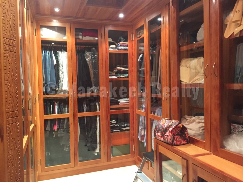 Luxury 4 bedroom villa for sale in an exclusive golf complex