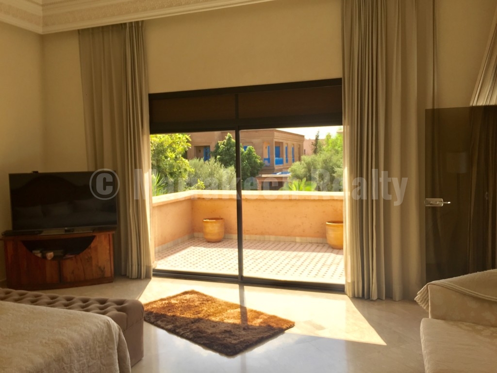 Luxury 4 bedroom villa for sale in an exclusive golf complex