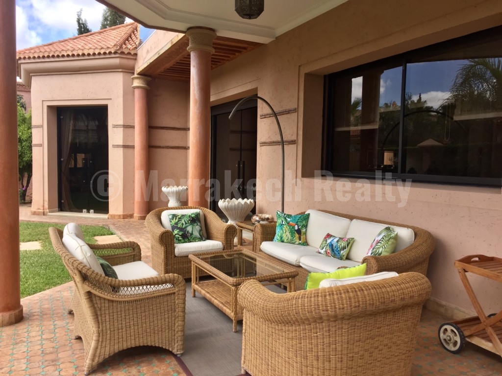 Luxury 4 bedroom villa for sale in an exclusive golf complex