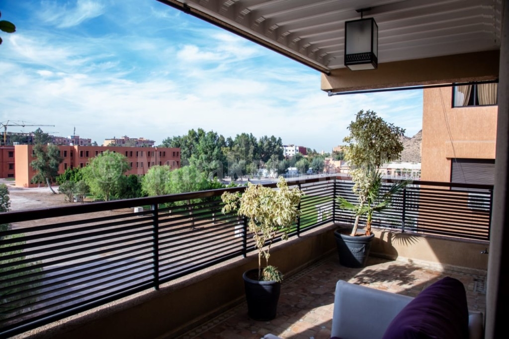 Large 1 bedroom apartment with terrace for rent in downtown Marrakech