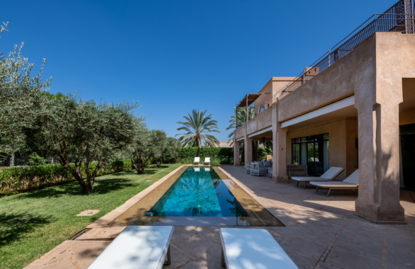 Luxueuse villa de 5 chambres à vendre en première ligne d’un golf renommé