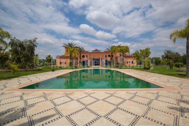 Imposante villa sur un hectare à vendre à proximité de Marrakech