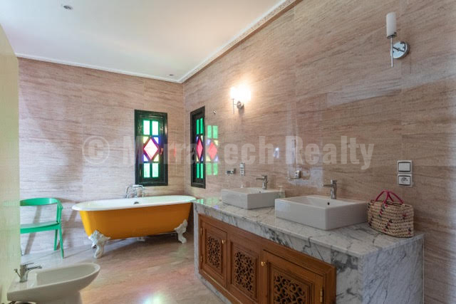 Imposante villa sur un hectare à vendre à proximité de Marrakech