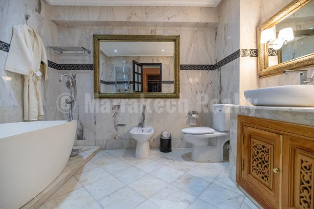 Imposante villa sur un hectare à vendre à proximité de Marrakech