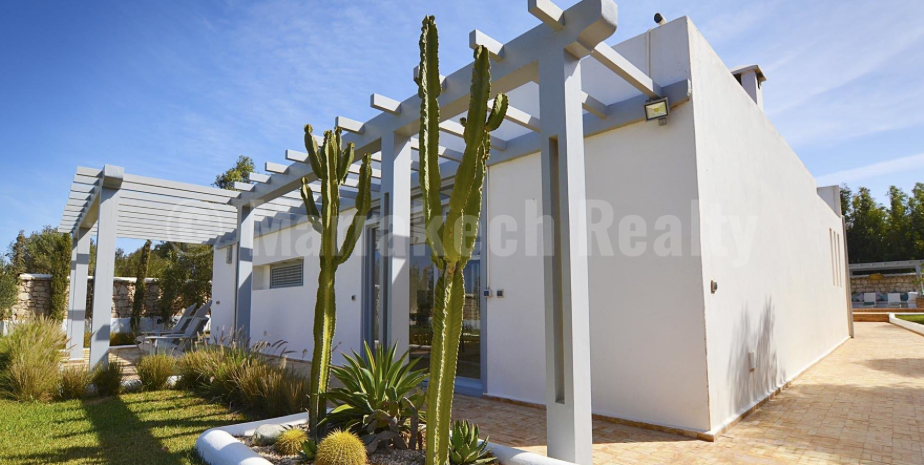 Attractive modern 4 bedroom villa close to Essaouira just up for sale