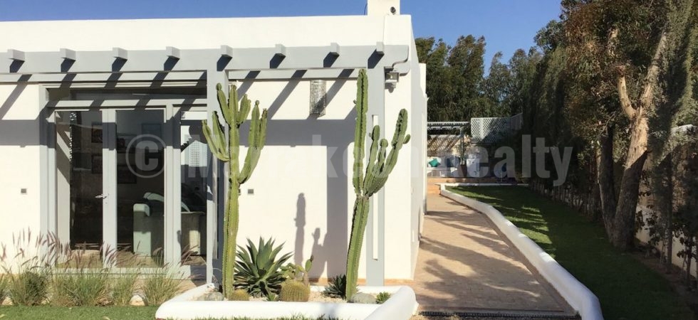 Attractive modern 4 bedroom villa close to Essaouira just up for sale