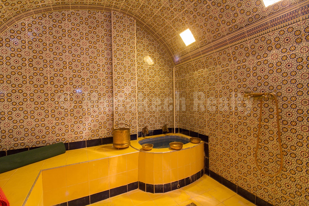 Belle Villa d’Hôtes de 12 chambres avec excellent emplacement