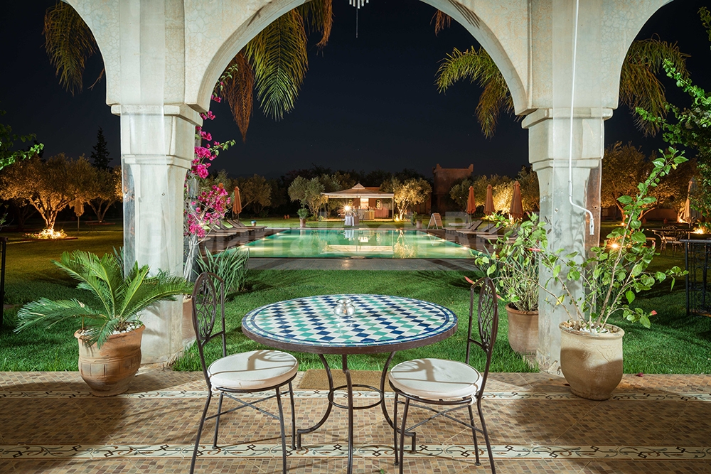 Belle Villa d’Hôtes de 12 chambres avec excellent emplacement