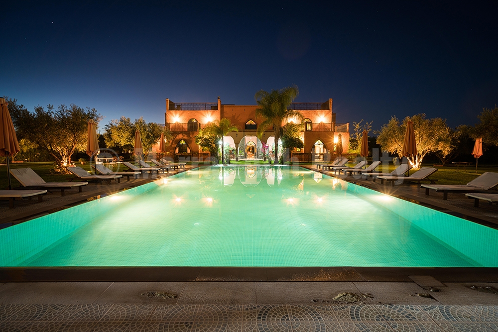 Belle Villa d’Hôtes de 12 chambres avec excellent emplacement