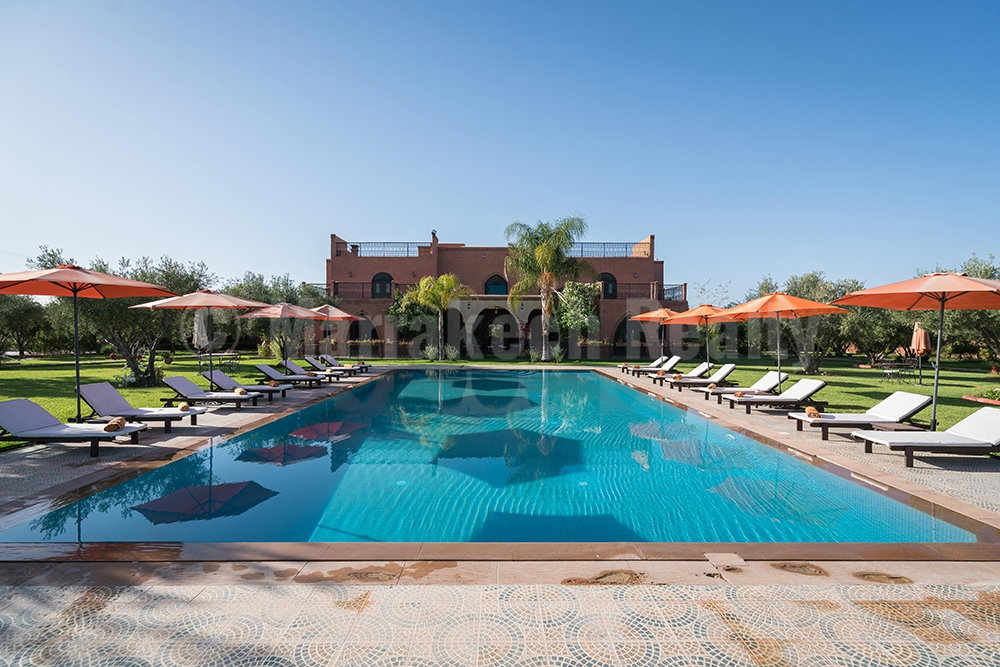 Belle Villa d’Hôtes de 12 chambres avec excellent emplacement