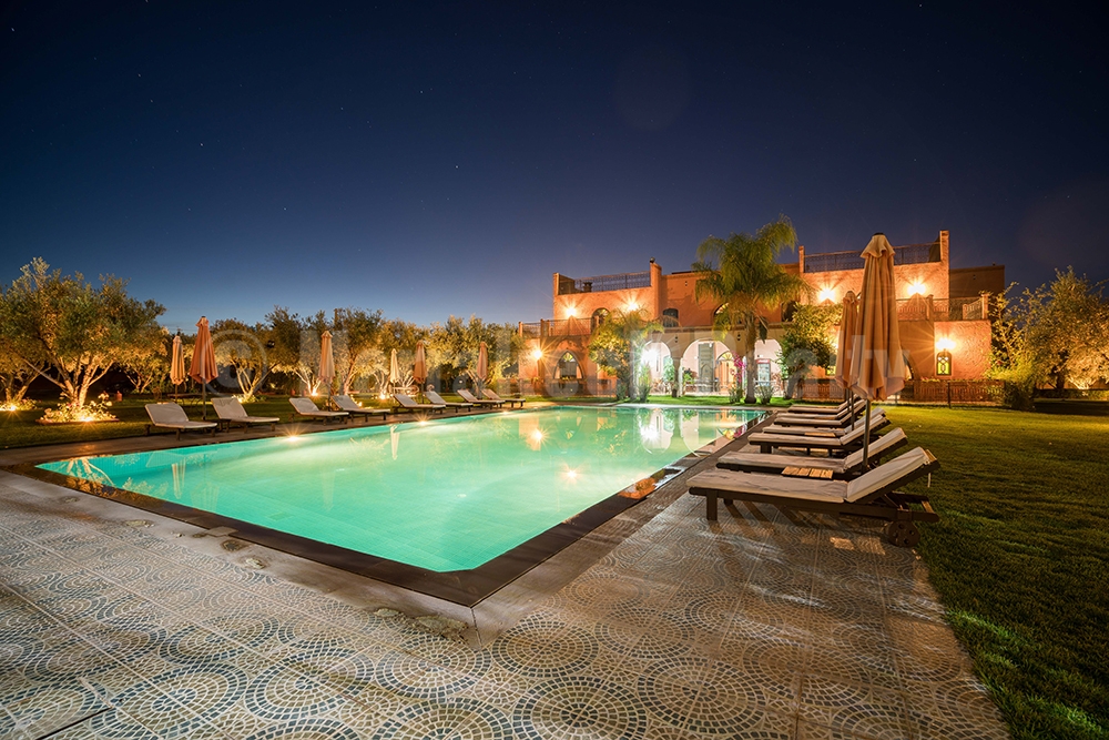 Belle Villa d’Hôtes de 12 chambres avec excellent emplacement