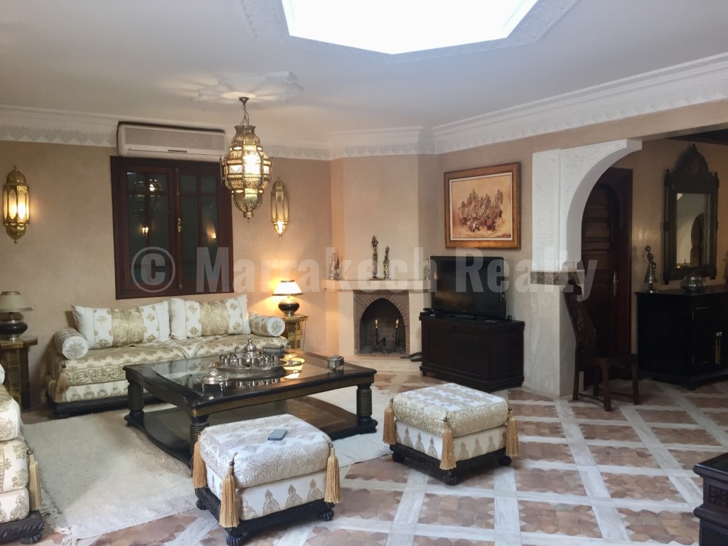 Villa meublé de 5 chambres à louer dans un petit domaine sécurisé