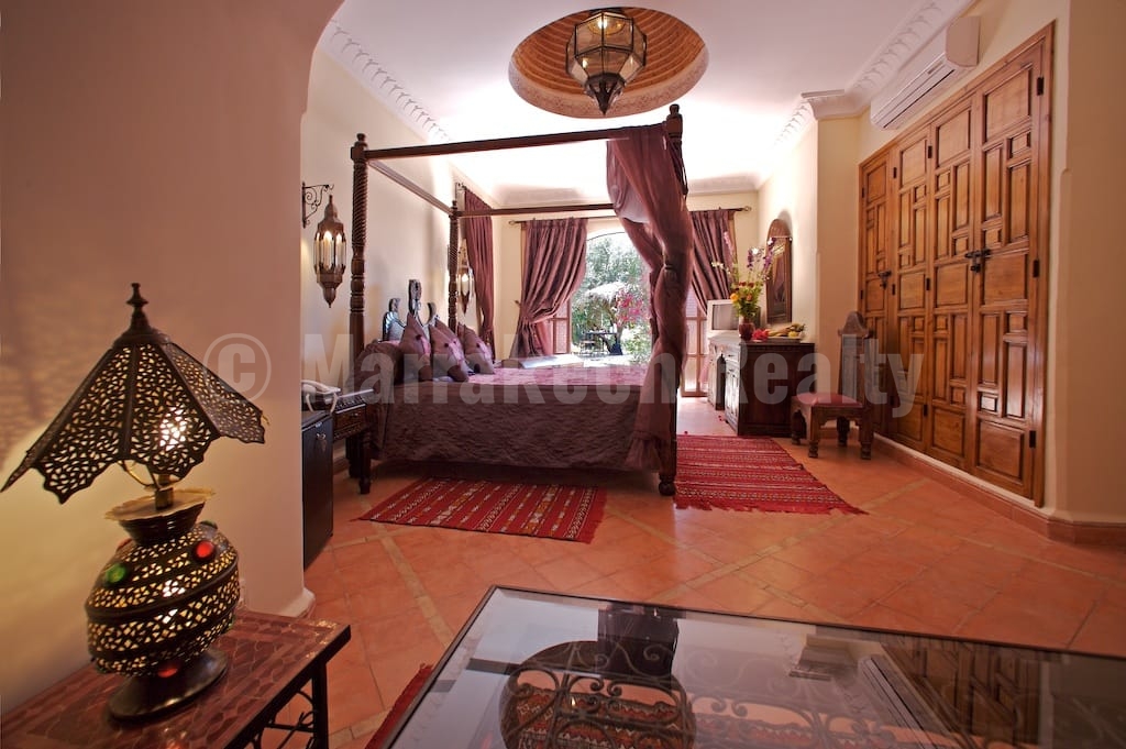 Elegant Moroccan style 10 suite Hotel for sale in Marrakech