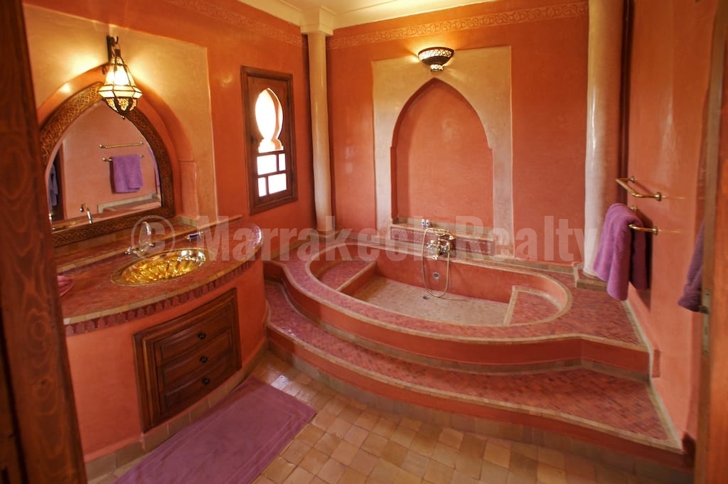 Elegant Moroccan style 10 suite Hotel for sale in Marrakech