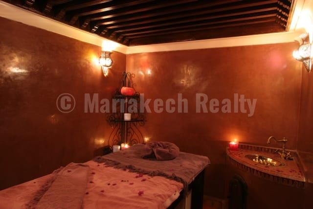 Elegant Moroccan style 10 suite Hotel for sale in Marrakech
