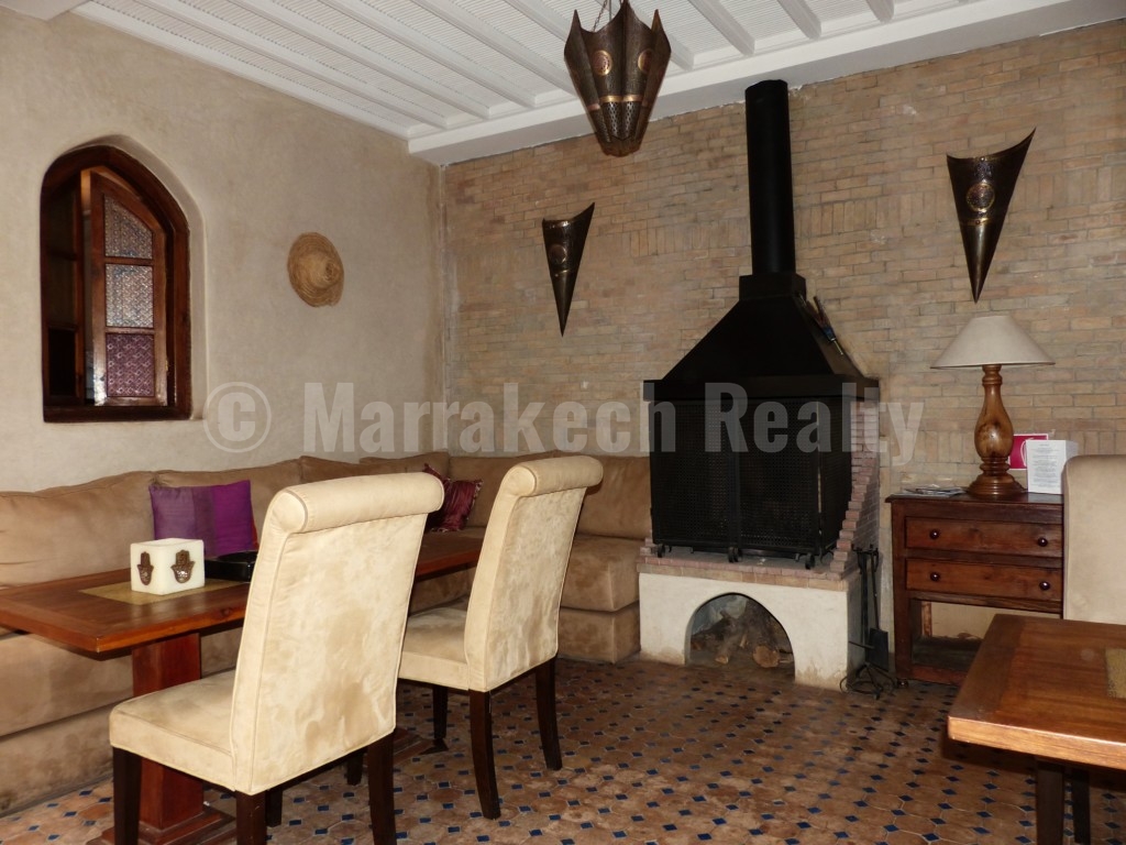 Belle opportunité pour cette Maison d’Hôtes de 11 chambres avec accès devant la porte