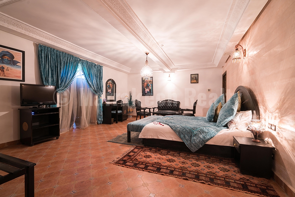Belle Villa d’Hôtes de 12 chambres avec excellent emplacement